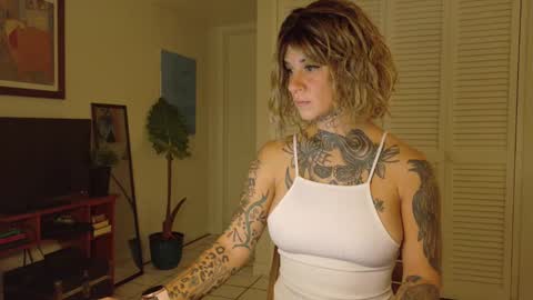 Snapshot of tattooed_natalia chatting on 01-20-25, 09:46 Natalia 3 online show from 01-20-25, 09:46