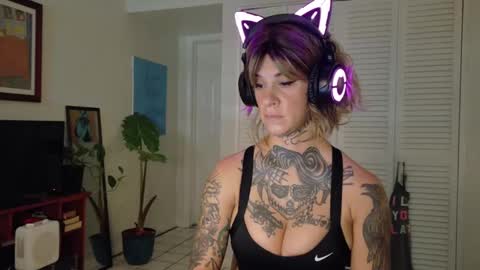 Snapshot of tattooed_natalia chatting on 01-26-25, 01:36 Natalia 3 online show from 01-26-25, 01:36