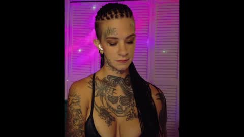 Snapshot of tattooed_natalia chatting on 05-30-26, 02:19 Natalia 3 online show from 05-30-26, 02:19