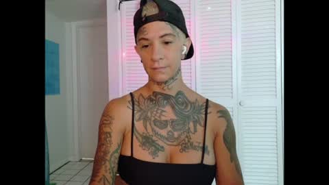 Snapshot of tattooed_natalia chatting on 07-01-26, 02:40 Natalia 3 online show from 07-01-26, 02:40
