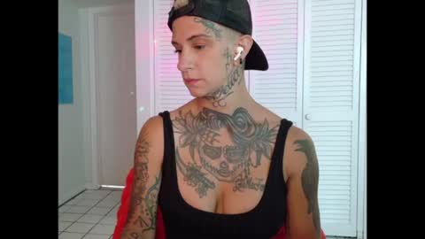 Snapshot of tattooed_natalia chatting on 07-07-26, 04:22 Natalia 3 online show from 07-07-26, 04:22