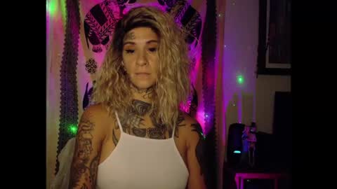 Snapshot of tattooed_natalia chatting on 07-21-26, 09:55 Natalia 3 online show from 07-21-26, 09:55
