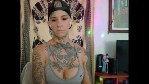 Snapshot of tattooed_natalia chatting on 07-27-26, 04:36 Natalia 3 online show from 07-27-26, 04:36