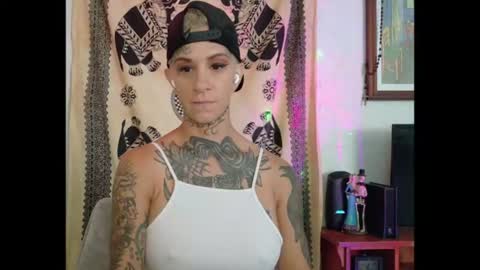 Snapshot of tattooed_natalia chatting on 07-28-26, 01:32 Natalia 3 online show from 07-28-26, 01:32
