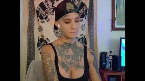 Snapshot of tattooed_natalia chatting on 07-29-26, 09:13 Natalia 3 online show from 07-29-26, 09:13