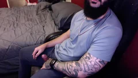 Snapshot of tattooedandbearded22 chatting on 10-15-25, 11:38 tattooedandbearded22 online show from 10-15-25, 11:38