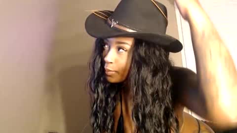 Snapshot of tattooedangelxx chatting on 05-23-26, 01:00 nyxxx online show from 05-23-26, 01:00
