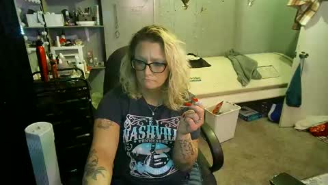 Snapshot of tattooeddirtyteacher chatting on 02-20-25, 10:59 Lisa Lovely online show from 02-20-25, 10:59