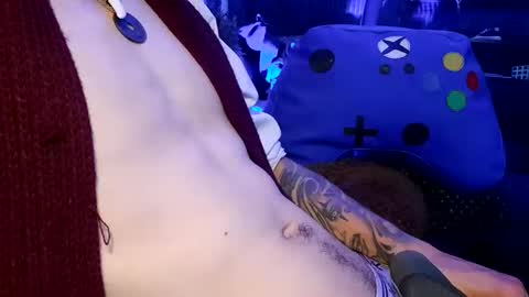 Snapshot of tattooman777 chatting on 10-06-25, 08:56 Jean pool online show from 10-06-25, 08:56