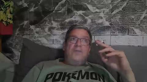 Snapshot of tatts4tits chatting on 05-09-26, 06:46 dave online show from 05-09-26, 06:46