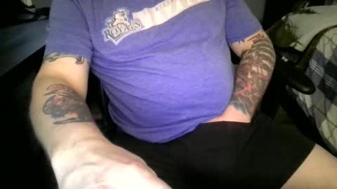 Snapshot of tatts_loves_tattas1 chatting on 03-24-26, 04:01 TattsLovesTattas online show from 03-24-26, 04:01