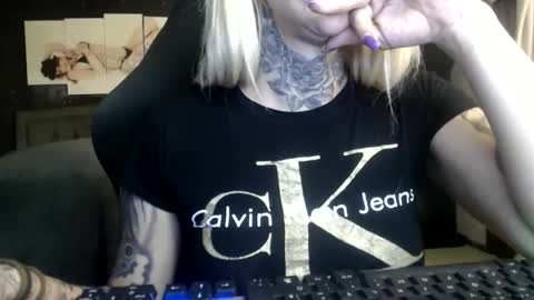 tatuada_safada online show from 05-27-26, 04:59