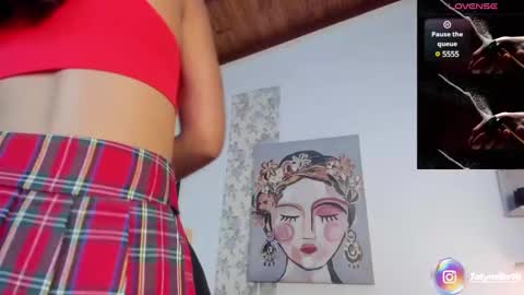 Snapshot of taty_miller chatting on 02-20-25, 08:25 Taty Miller online show from 02-20-25, 08:25