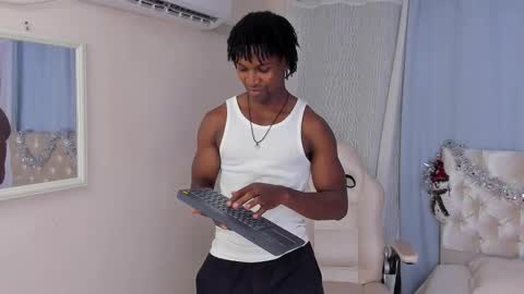 tau_montes online show from 11-19-25, 04:34