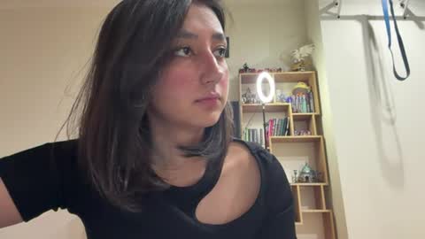 Snapshot of tawnyamartinek chatting on 05-25-26, 07:14 Riza online show from 05-25-26, 07:14