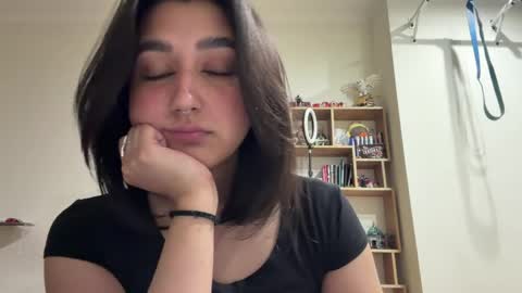 Snapshot of tawnyamartinek chatting on 05-26-26, 07:04 Riza online show from 05-26-26, 07:04