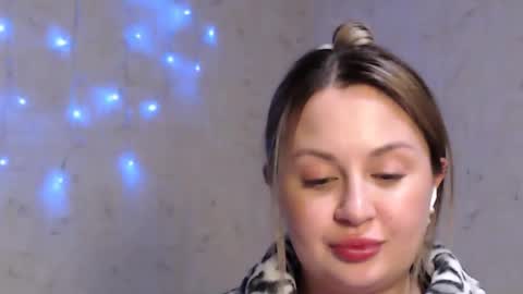 Taya online show from 04-16-26, 09:15