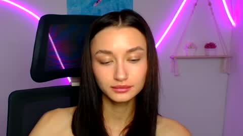 Snapshot of tayavibe chatting on 06-19-26, 06:29 Taya online show from 06-19-26, 06:29