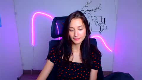 Snapshot of tayavibe chatting on 07-24-26, 06:00 Taya online show from 07-24-26, 06:00