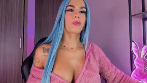   online show from 11-19-25, 02:33