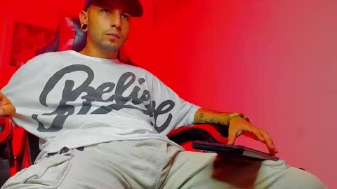 tayer_bennet online show from 10-06-25, 07:22