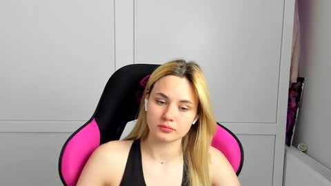 Tay online show from 05-26-26, 07:10