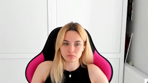 Tay online show from 05-30-26, 10:12