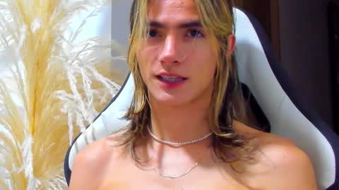 Snapshot of tayler_swift1 chatting on 10-10-25, 08:13 tayler_swift1 online show from 10-10-25, 08:13