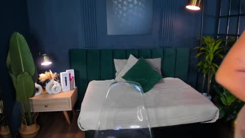 Taylor Bennet online show from 01-24-25, 06:46