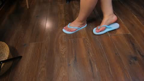 Taylor Bennet online show from 01-26-25, 06:16