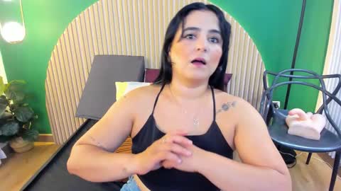 Taylor Bennet online show from 11-15-25, 11:43