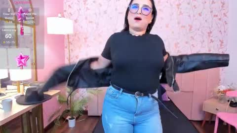 Taylor Bennet online show from 03-18-26, 12:08