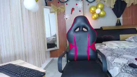 Snapshot of taylor_collins_2 chatting on 11-12-25, 05:13 taylor_collins_2 online show from 11-12-25, 05:13