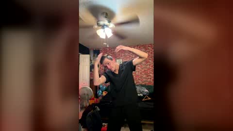 Snapshot of taylormade249 chatting on 02-09-26, 01:48 Trevorling online show from 02-09-26, 01:48