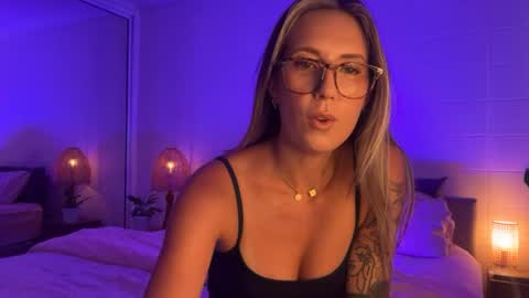 Snapshot of taylorslittlekingdom chatting on 07-17-26, 02:40 Taylor online show from 07-17-26, 02:40