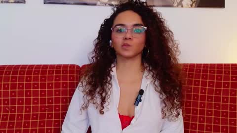 Snapshot of tayloy_tina chatting on 02-12-26, 01:00 Tay Tay online show from 02-12-26, 01:00