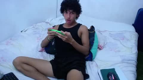 Snapshot of tayronx33 chatting on 12-15-24, 11:31 Tayron online show from 12-15-24, 11:31