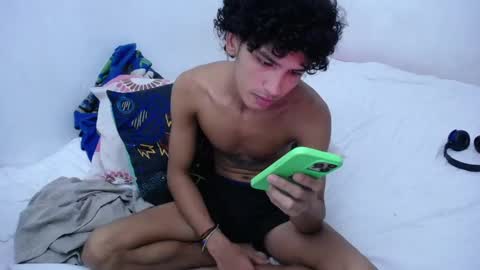 Snapshot of tayronx33 chatting on 12-29-24, 07:11 Tayron online show from 12-29-24, 07:11