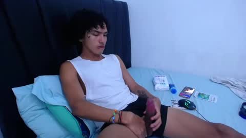 Snapshot of tayronx33 chatting on 02-01-25, 04:22 Tayron online show from 02-01-25, 04:22