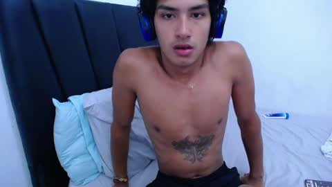 Snapshot of tayronx33 chatting on 02-16-25, 07:05 Tayron online show from 02-16-25, 07:05