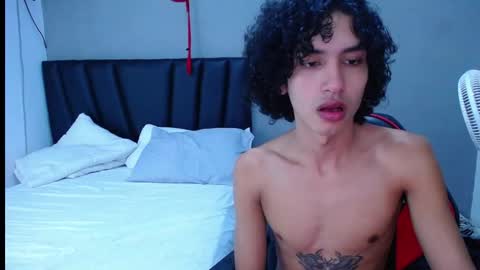 Snapshot of tayronx33 chatting on 11-13-25, 09:36 Tayron online show from 11-13-25, 09:36