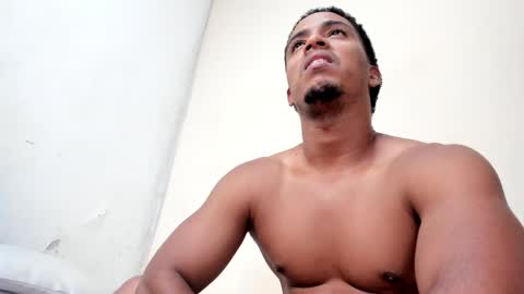 Snapshot of taysonysasha chatting on 02-22-26, 05:00 ask for cum online show from 02-22-26, 05:00