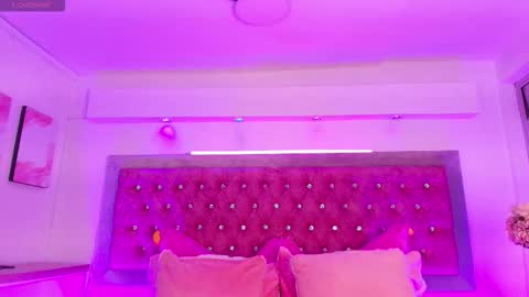 Sofia online show from 12-15-25, 12:31