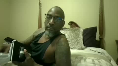 Snapshot of tchsul chatting on 05-17-26, 07:50 TOUCH online show from 05-17-26, 07:50