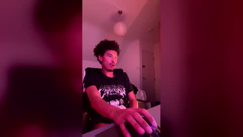 Snapshot of tdr1998 chatting on 03-11-26, 02:56 tdr1998 online show from 03-11-26, 02:56