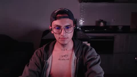 Snapshot of te0__0 chatting on 02-18-25, 02:59 Teo independent model online show from 02-18-25, 02:59