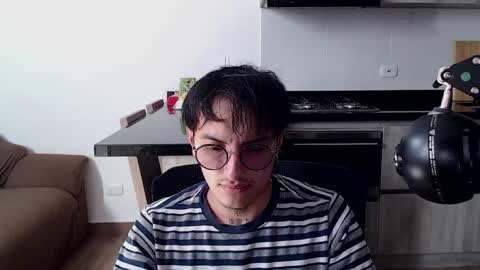 Teo independent model online show from 04-10-26, 12:32