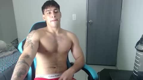 team23hot0 online show from 10-31-25, 03:18