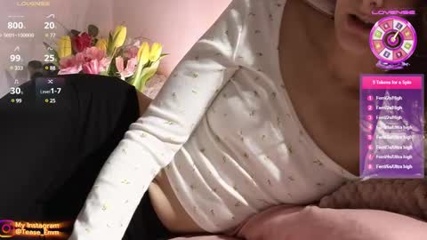 Snapshot of tease_me__ chatting on 02-24-25, 09:31 Em online show from 02-24-25, 09:31