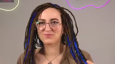 Snapshot of teasemilf chatting on 07-25-26, 06:11 Lady Oudrey online show from 07-25-26, 06:11